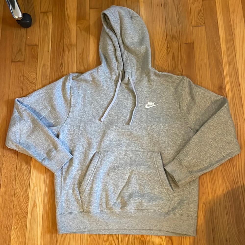 Nike Sportswear Essentials Club Fleece Hoodie